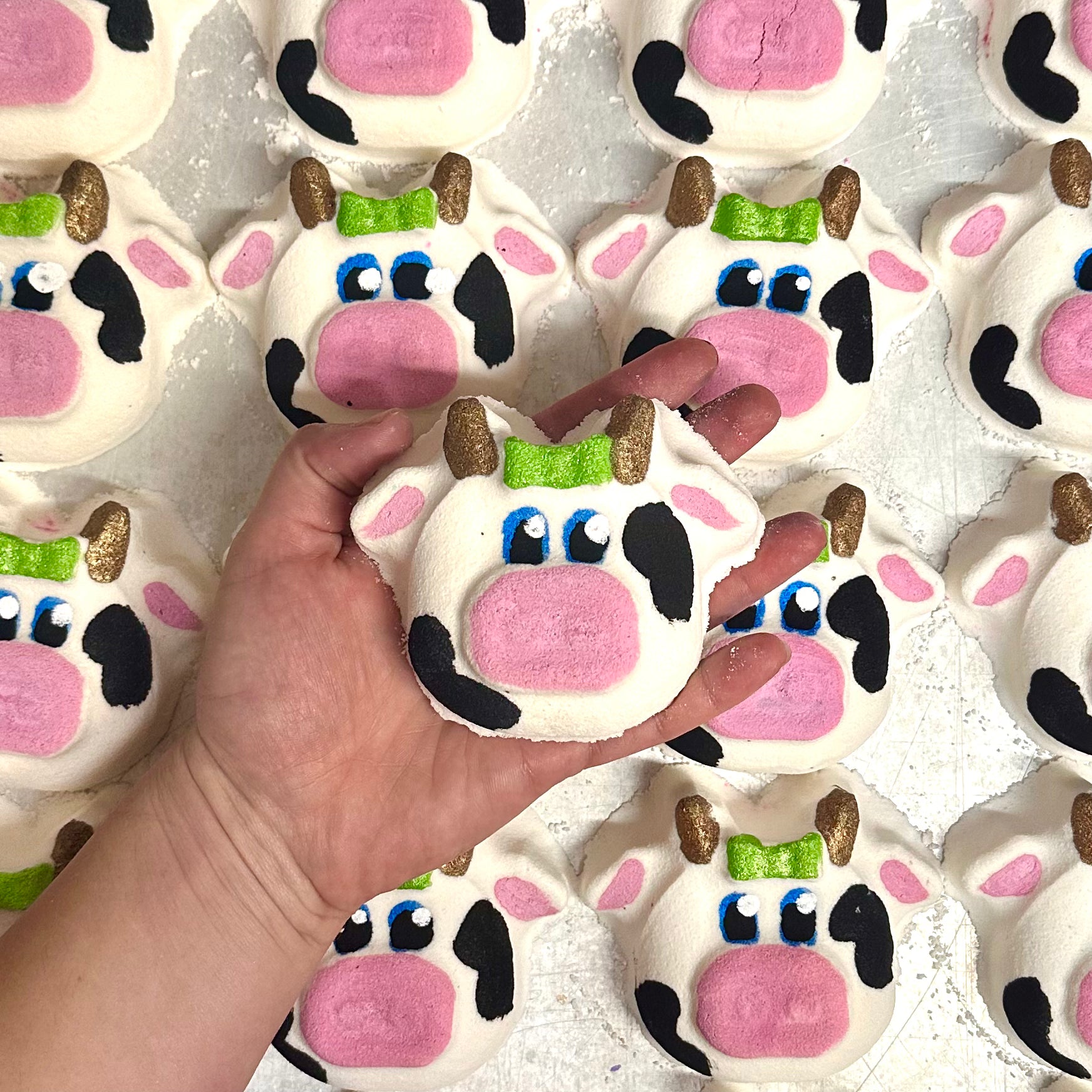 Molly The Cow Bath Bomb 170g