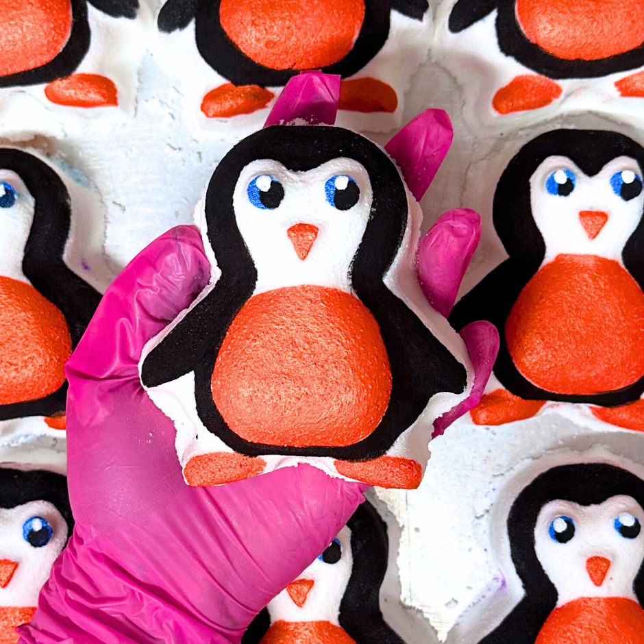 Gwen The Penguin Bath Bomb